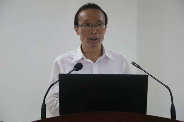 我校继续教育学院院长姚继涛作报告_副本 我校继续教育学院院长姚继涛作报告_副本