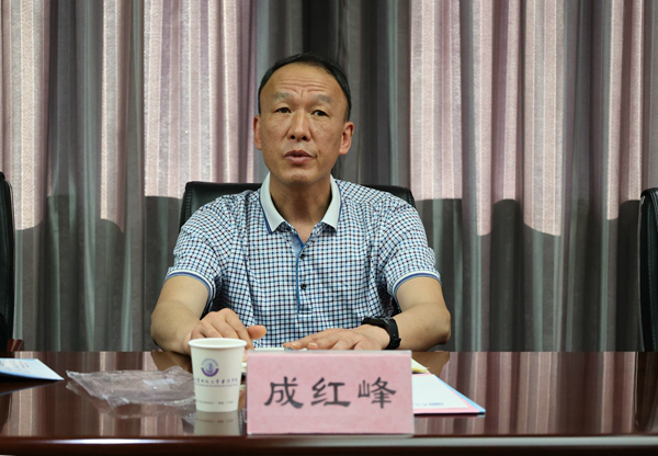 武汉科技大学继续教育学院副院长成红峰介绍学院概况 武汉科技大学继续教育学院副院长成红峰介绍学院概况