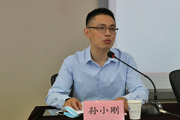 西安建筑科技大学继续教育学院副院长孙小刚讲话 西安建筑科技大学继续教育学院副院长孙小刚讲话