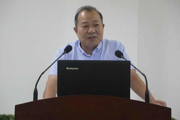 西安石油大学继续教育学院院长郭岗彦作报告_副本 西安石油大学继续教育学院院长郭岗彦作报告_副本