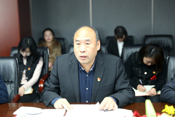 谭建福书记主持会议 谭建福书记主持会议