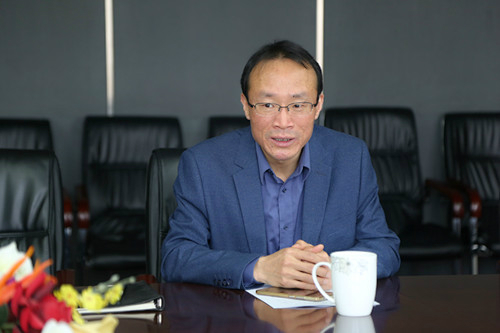 院长姚继涛发表讲话 院长姚继涛发表讲话