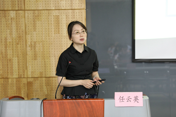 西安建筑科技大学建筑学院教授、博士生导师任云英进行授课.JPG 西安建筑科技大学建筑学院教授、博士生导师任云英进行授课.JPG