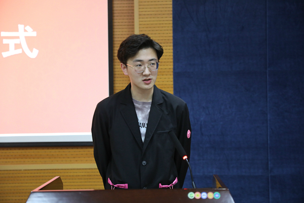 10学员代表张鹏发言 10学员代表张鹏发言